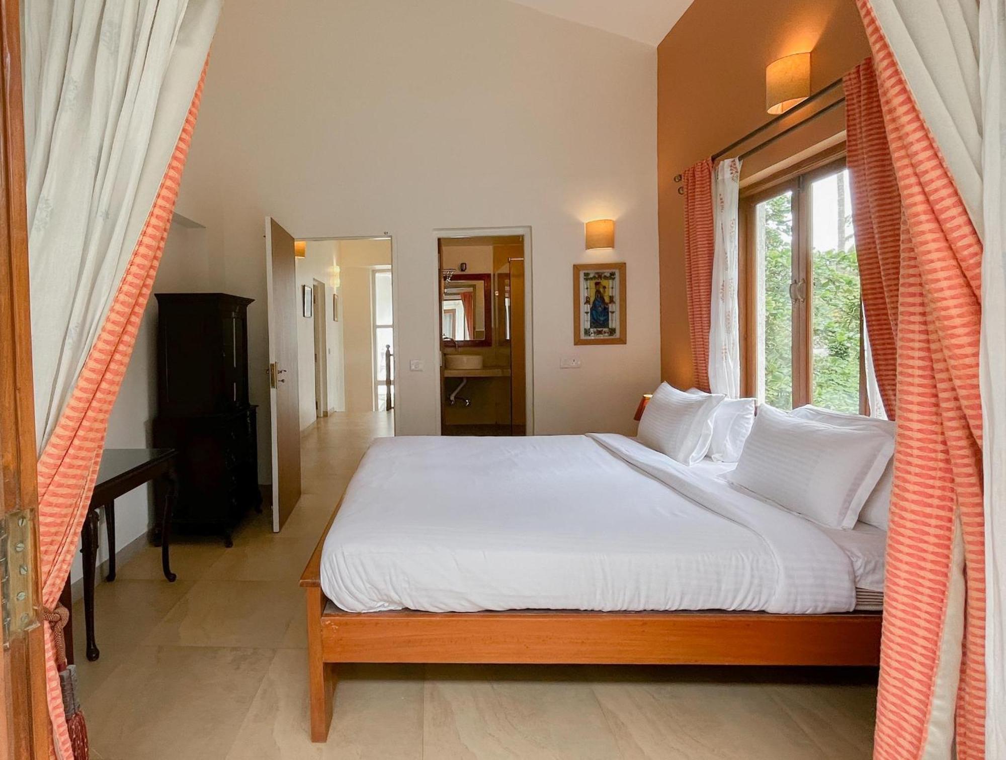 Rainforest - Casa Azure 5 Min Walk To The Beach Calangute Extérieur photo
